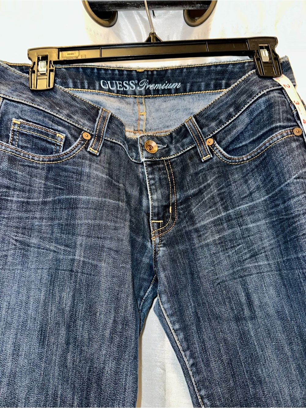 GUESS Straight Leg Jeans in Dark Blue Wash